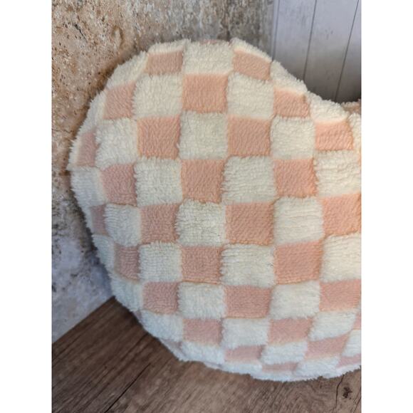 Heart Pillow Pink White Checkered Pillow Home Decor Boho Feminine Home NEW - Picture 3 of 9